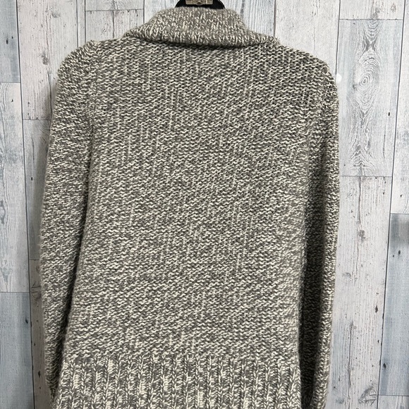 Women’s American Eagle Sweater size L - Picture 4 of 6